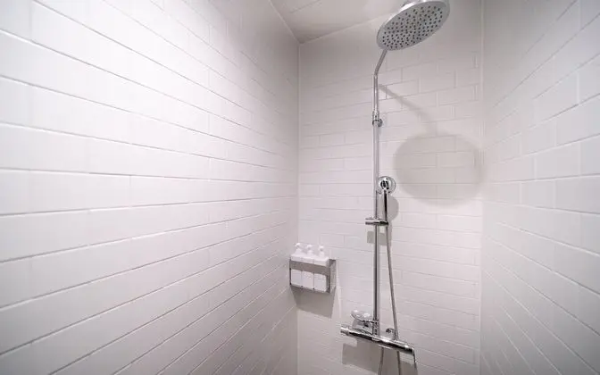 Oda (Deluxe-No Hard 2PC (65UHDTV bath bath)