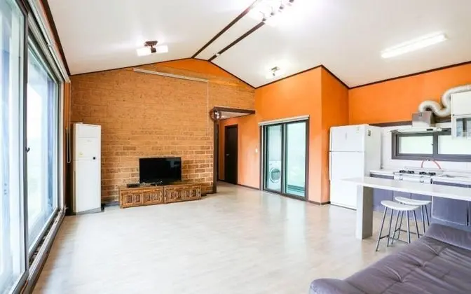 Oda (Byeol-dul (Unshared House))