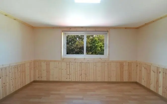 Oda (Room 104 white)