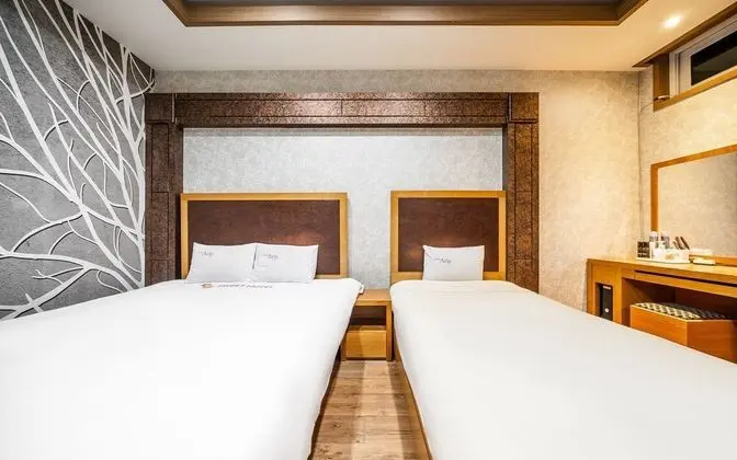 Oda (Twin Bed (Double + Single))