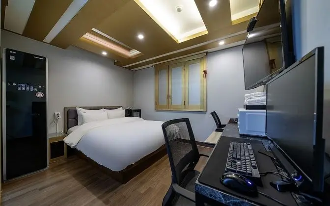Oda (Semi-special room - couple PC (Netfli)