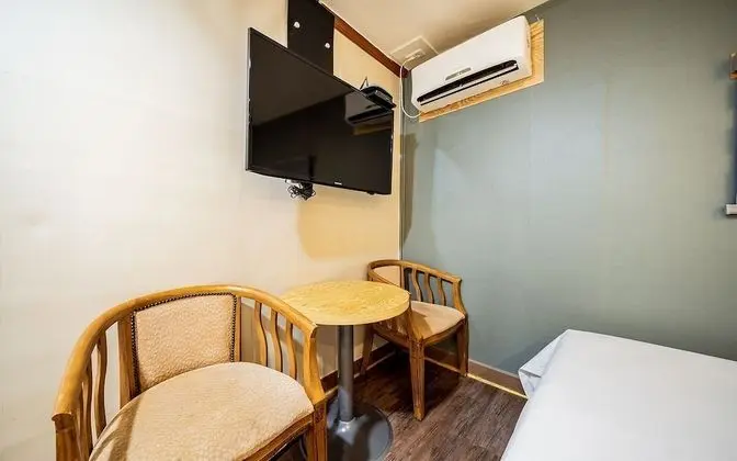 Oda (Stadnard room (PUBG Overwatch/Netflix)