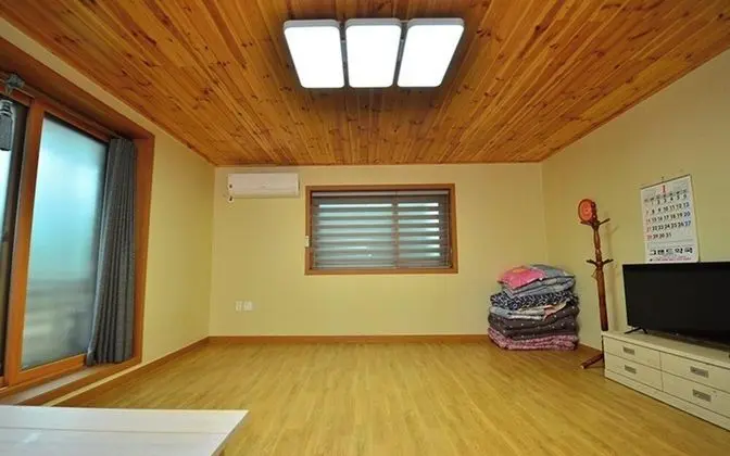 Oda (Room 103 Lilac (Individual Terrace On)