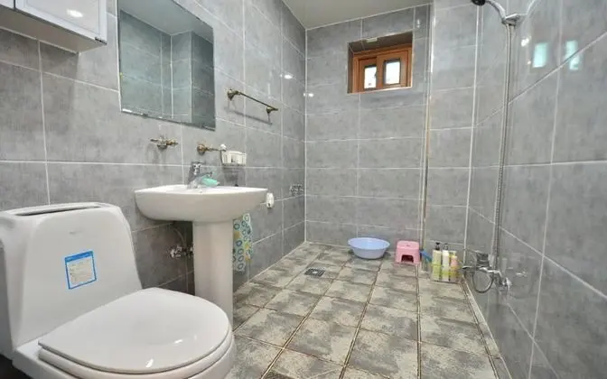 Oda (Room 103 Lilac (Individual Terrace On)