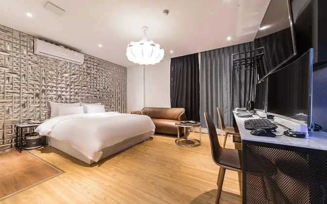 Oda (Special room (2 PCs for couples Netfl)