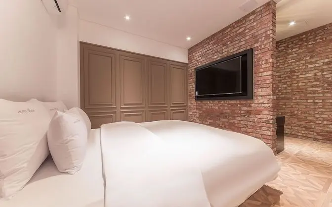 Oda (Special room (2 PCs for couples Netfl)