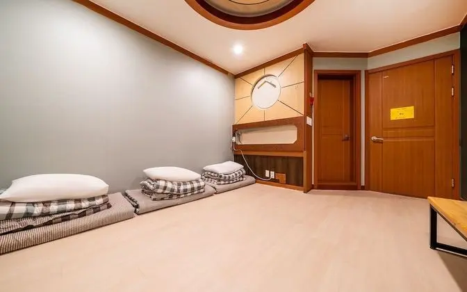 Oda (Korean-style Ondol Room)