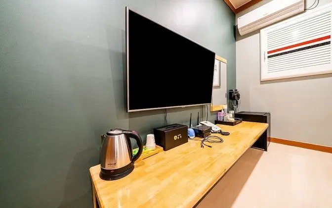Oda (Korean-style Ondol Room)
