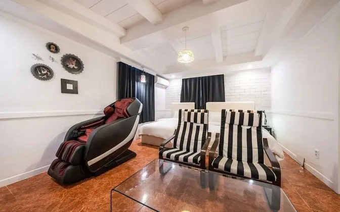 Oda (Special room - Twin bed massage chair)