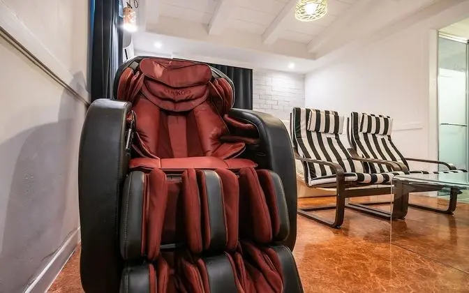 Oda (Special room - Twin bed massage chair)