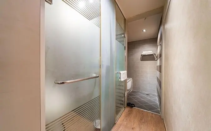 Oda (Semi-Special Room (Bathtub Netflix Av)