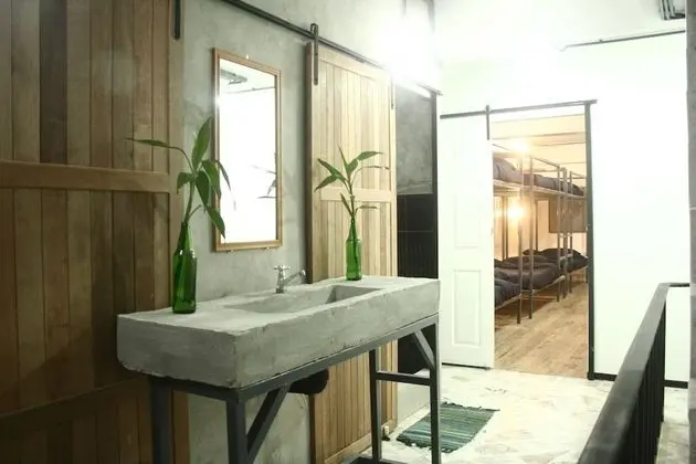 4 Bunk Beds Mixed Dormitory
