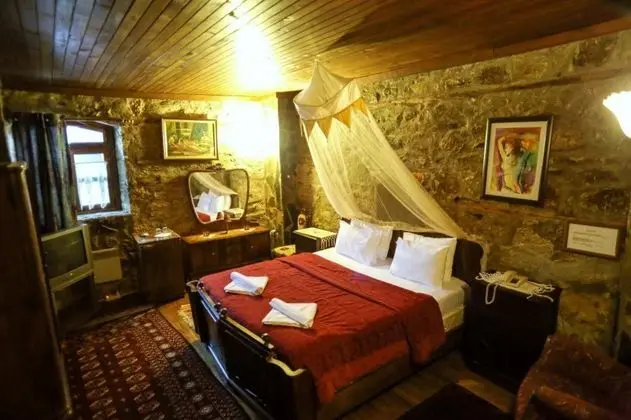 Standart Oda, Kara Manzaralı