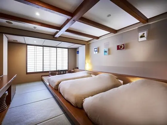 Triple Room Family Bath