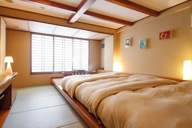 Triple Room Family Bath