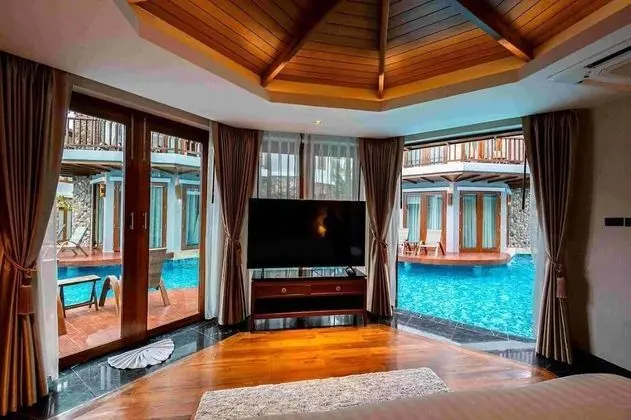 Pool Access Room