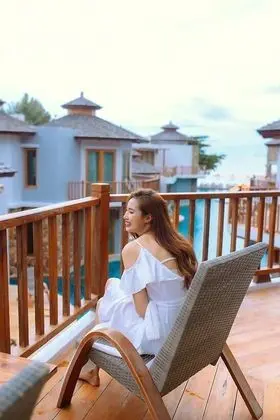 Pool View Room
