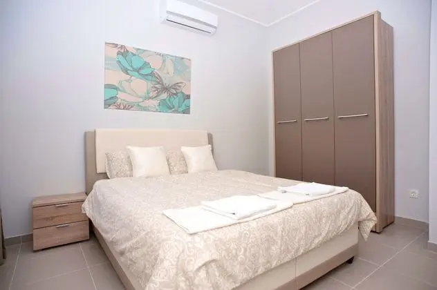 Luxury Apart Daire, Koy Manzaralı