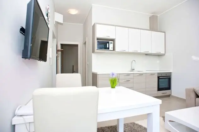 Luxury Apart Daire, Koy Manzaralı