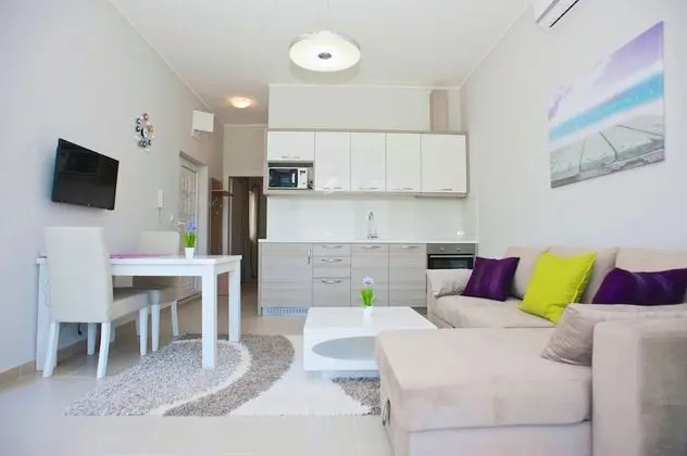 Luxury Apart Daire, Koy Manzaralı