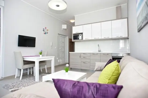 Luxury Apart Daire, Koy Manzaralı