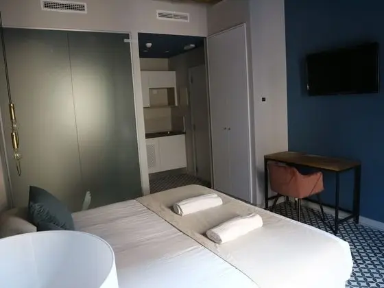 Comfort Tek Büyük veya İki Ayrı Yataklı Oda