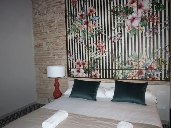 Comfort Tek Büyük veya İki Ayrı Yataklı Oda