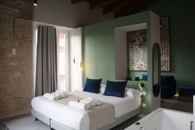 Superior Tek Büyük veya İki Ayrı Yataklı Oda