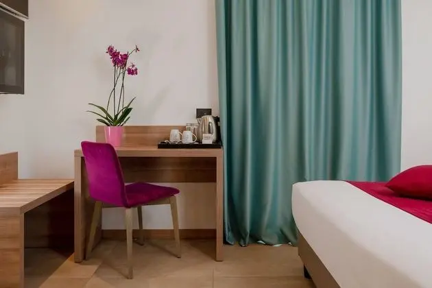 Comfort Tek Büyük Yataklı Oda, Kısmi Deniz Manzaralı