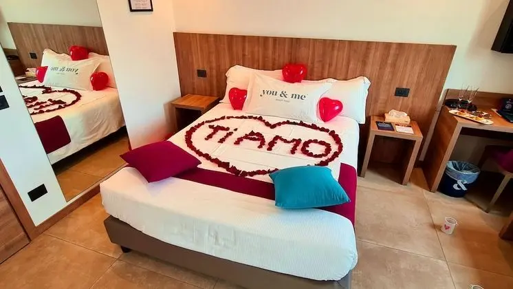 Comfort Tek Büyük Yataklı Oda, Kısmi Deniz Manzaralı