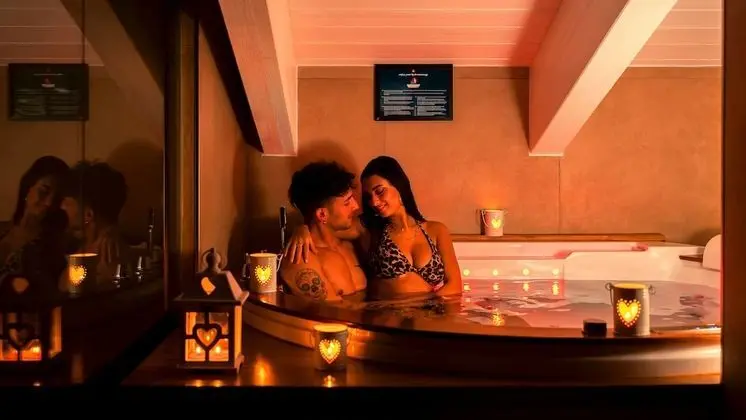 Junior Süit, Kısmi Deniz Manzaralı (and Jacuzzi)