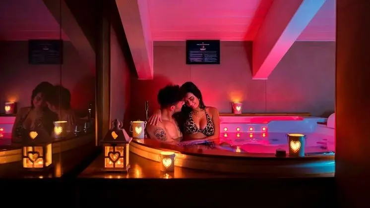 Junior Süit, Kısmi Deniz Manzaralı (and Jacuzzi)