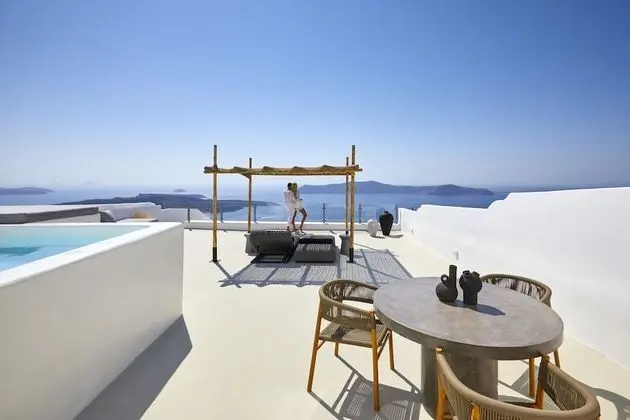 Exclusive Süit (with heated private pool)