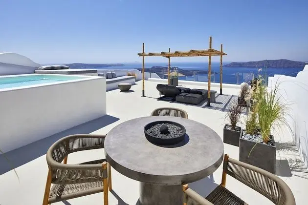 Exclusive Süit (with heated private pool)