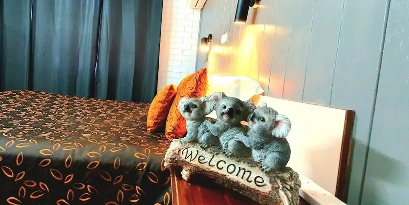Queen room