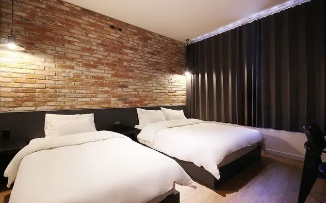 Oda (Premium Twin - Walkie Special (No Par)