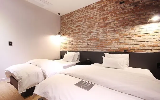 Oda (Premium Twin - Walkie Special (No Par)