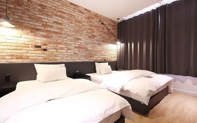 Oda (Premium Twin - Walkie Special (No Par)