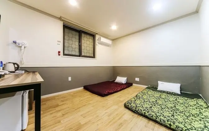 Oda (Korean-style Ondol Room)