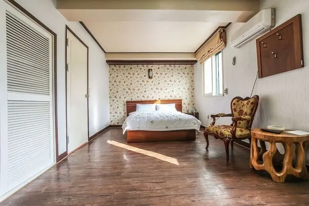 Oda (Western-style room with bed (for 4-5 )