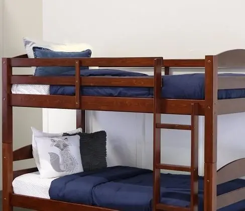 Basic Ortak Ranzalı Oda, Sadece erkekler için, Sigara İçilebilir, Ortak Banyo
