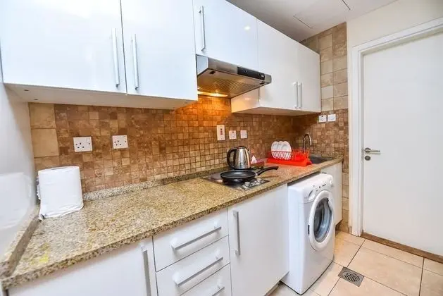 Ortak Ranzalı Oda, Sadece erkekler için, Sigara İçilmez, Ortak Banyo