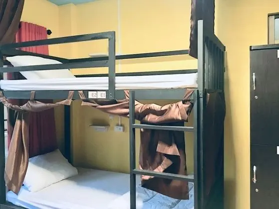 6-Bed Mixed Dormitory