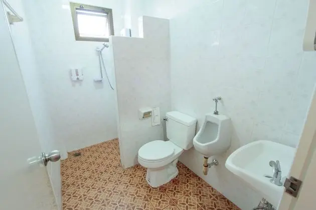 6-Bed Mixed Dormitory