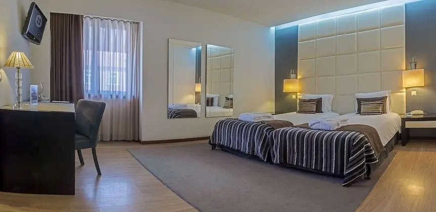 Standard Tek Büyük veya İki Ayrı Yataklı Oda, 1 Çift Kişilik veya 2 Tek Kişilik Yatak