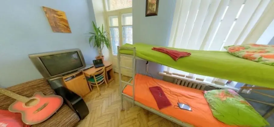 Ortak Ranzalı Oda, Karma Ranzalı Oda (Bed in 6-bed Room)