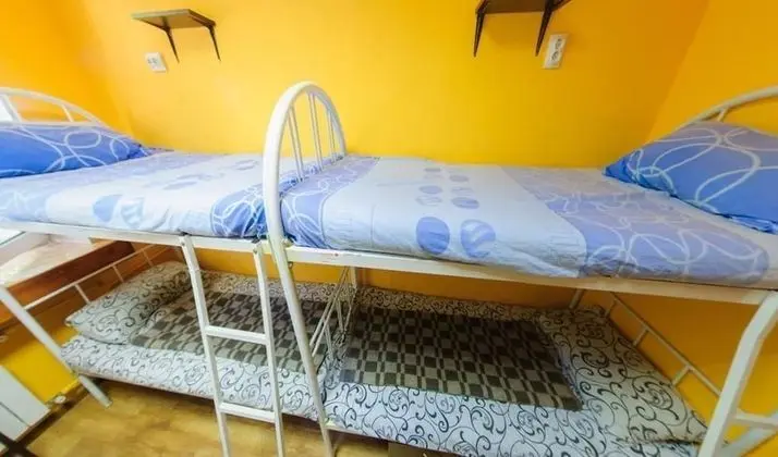 Ortak Ranzalı Oda, Karma Ranzalı Oda (Bed in 8-bed Room)