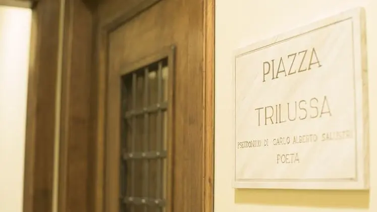 Luxury Tek Büyük Yataklı Oda, Özel Banyo, Şehir Manzaralı (Suite Trilussa)