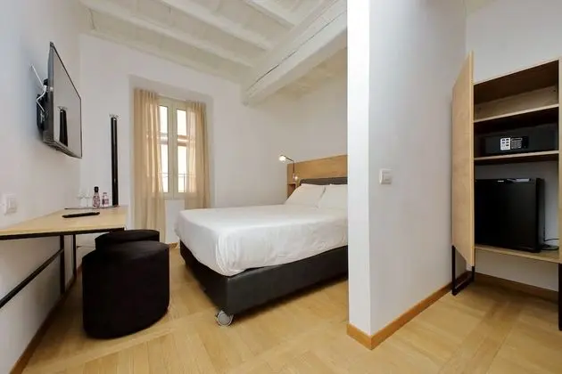 Standard Tek Büyük Yataklı Oda