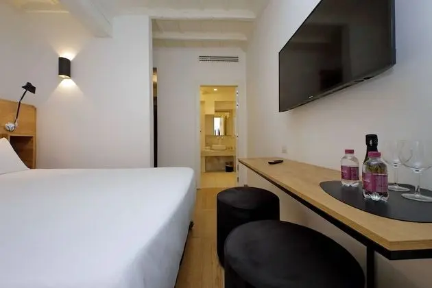 Standard Tek Büyük Yataklı Oda